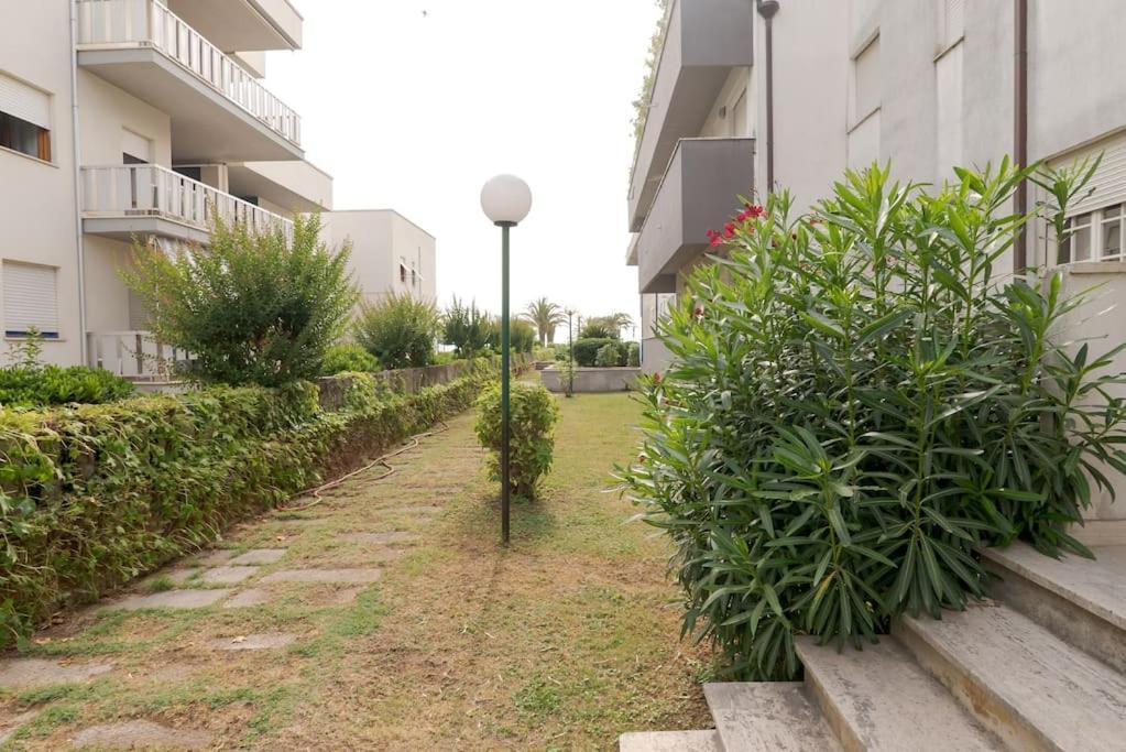 Appartamento Incantevole 2 Fronte Mare Villa Rosa Di Martinsicuro Luaran gambar